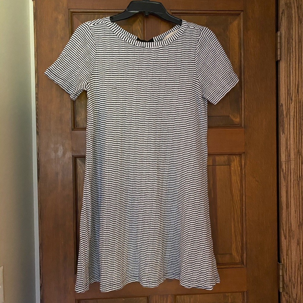 Loft Black and White Bow Back Short Sleeve Dress